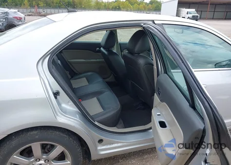 2010 Mercury Milan Premier z USA, uszkodzony, nr VIN 3MEHM0JG4AR653126